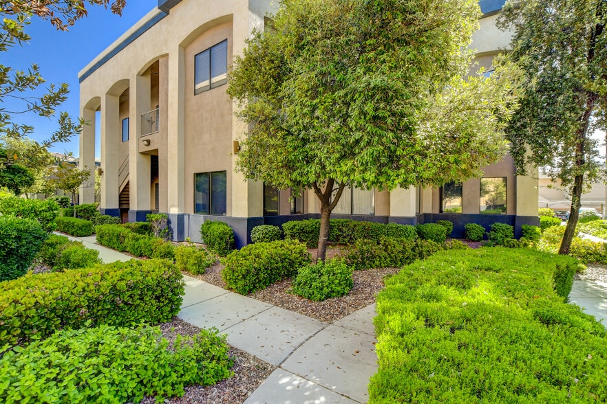 More Photos Of 8867 W Flamingo Rd, Las Vegas Office For Sale