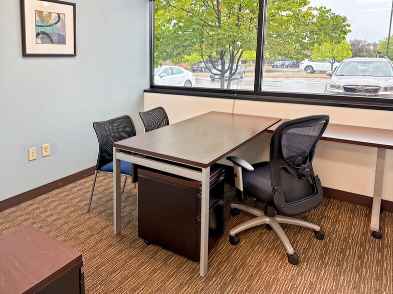 More Photos Of 8530 Eagle Point Blvd, Lake Elmo Coworking Space