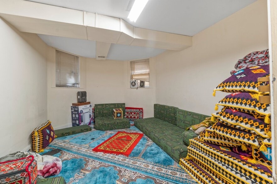 More Photos Of 2129 Charles St, Baltimore Storefront Retail Residential For Sale