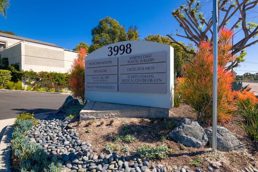 More Photos Of 3998 Vista Way, Oceanside Medical For Lease