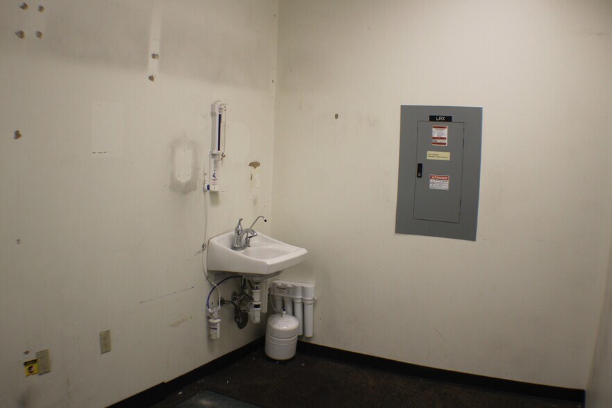 More Photos Of 869 W Florida Ave, Hemet Unknown For Lease