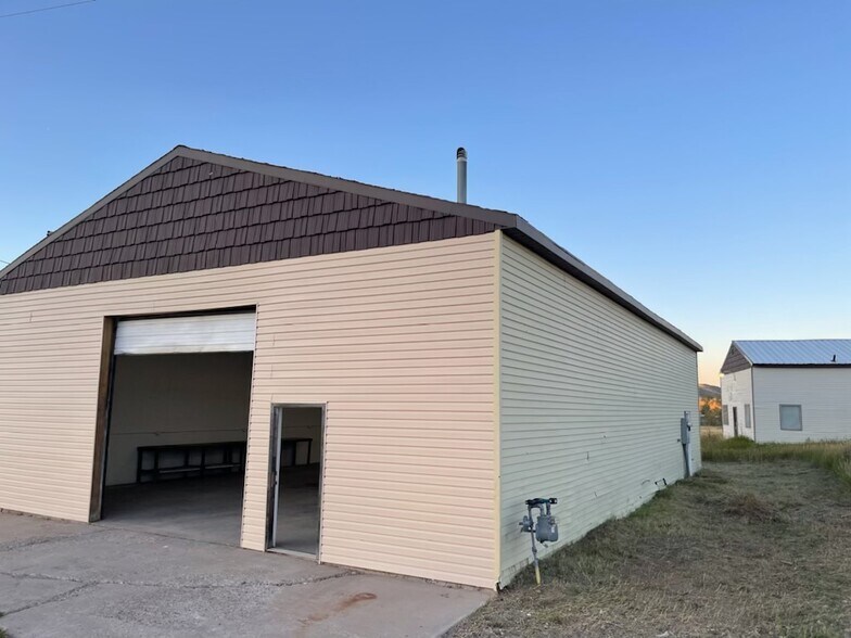 More Photos Of 4139 State Highway 150, Evanston Warehouse For Lease