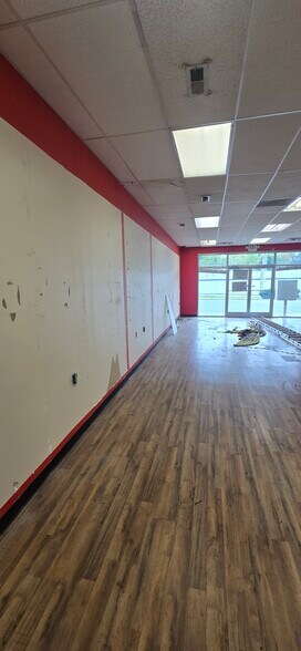More Photos Of 117-129 Dayton St, Beckley Freestanding For Lease