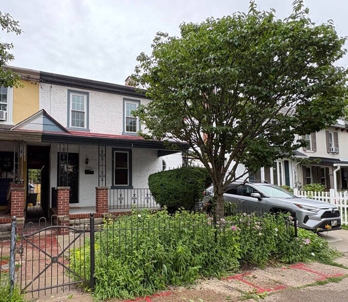 Primary Photo Of 7719 Germantown Ave, Philadelphia Office Residential For Lease