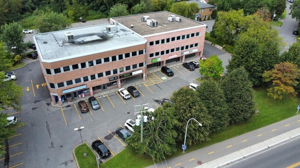 More Photos Of 28 Ch De La Côte-Saint-Louis O, Blainville Office For Lease