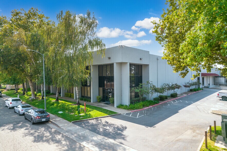 More Photos Of 11370 Sunrise Park Dr, Rancho Cordova Warehouse For Sale