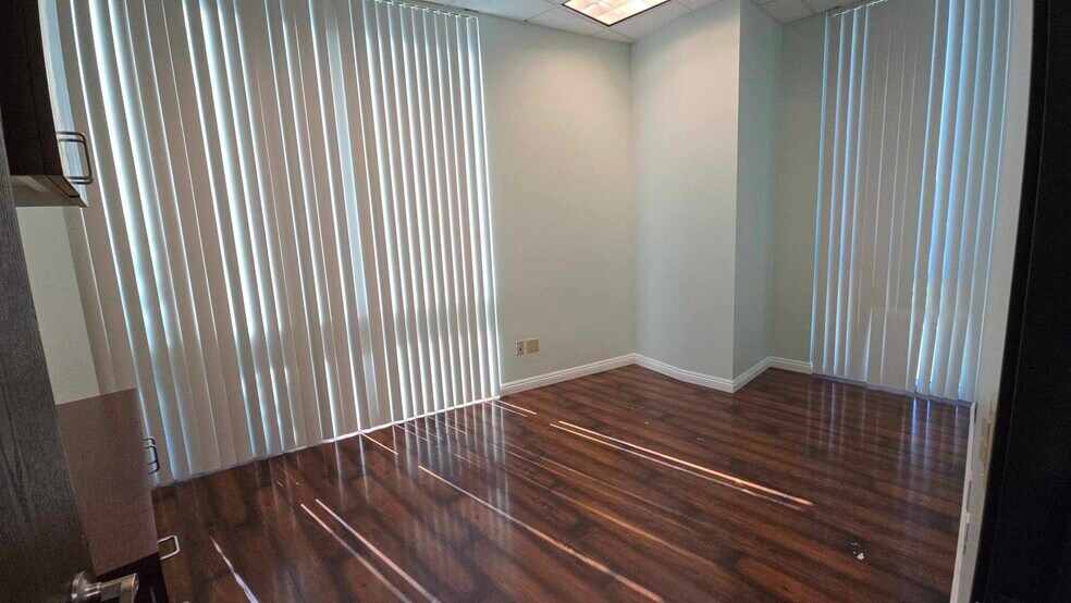 More Photos Of 15775 Laguna Canyon Rd, Irvine Medical For Lease