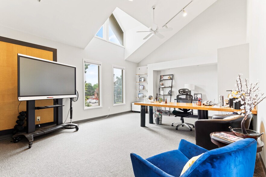 More Photos Of 995 S High St, Columbus Loft Creative Space For Sale