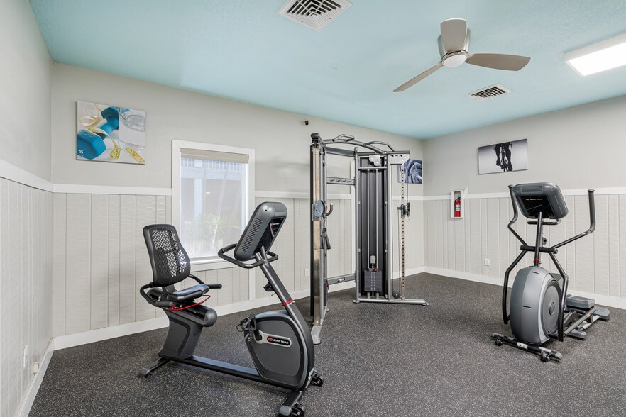 More Photos Of 2148 54th Ave S, Saint Petersburg Apartments For Sale