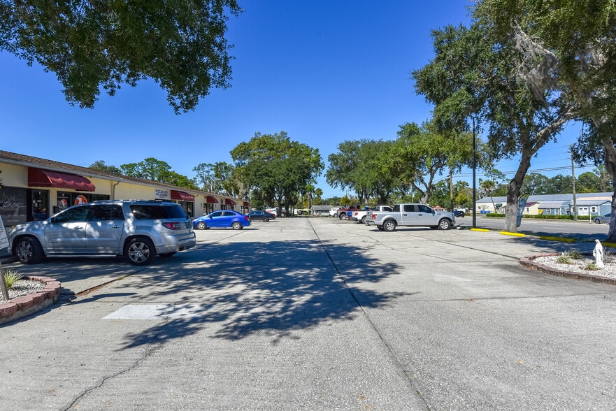 More Photos Of 703 S State St S, Bunnell General Retail For Sale