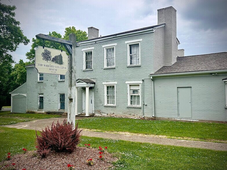 Primary Photo Of 5281 Bellefontaine Rd, Dayton Freestanding For Sale
