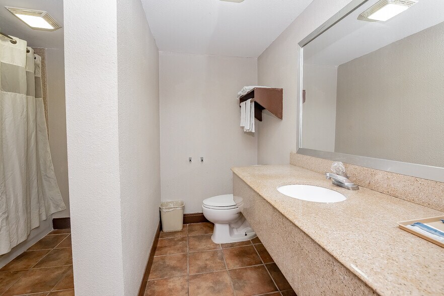 More Photos Of 3005 Houston Hwy, Victoria Hotel For Sale