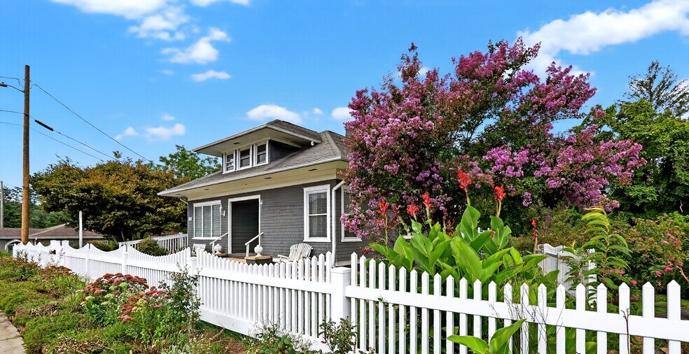 More Photos Of 178 S Caldwell St, Brevard Specialty For Sale