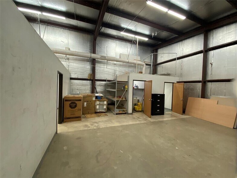 More Photos Of 2821 W 3rd St, Elk City Department Store For Sale