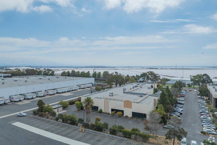 More Photos Of 8371 Central Ave, Newark Flex For Sale