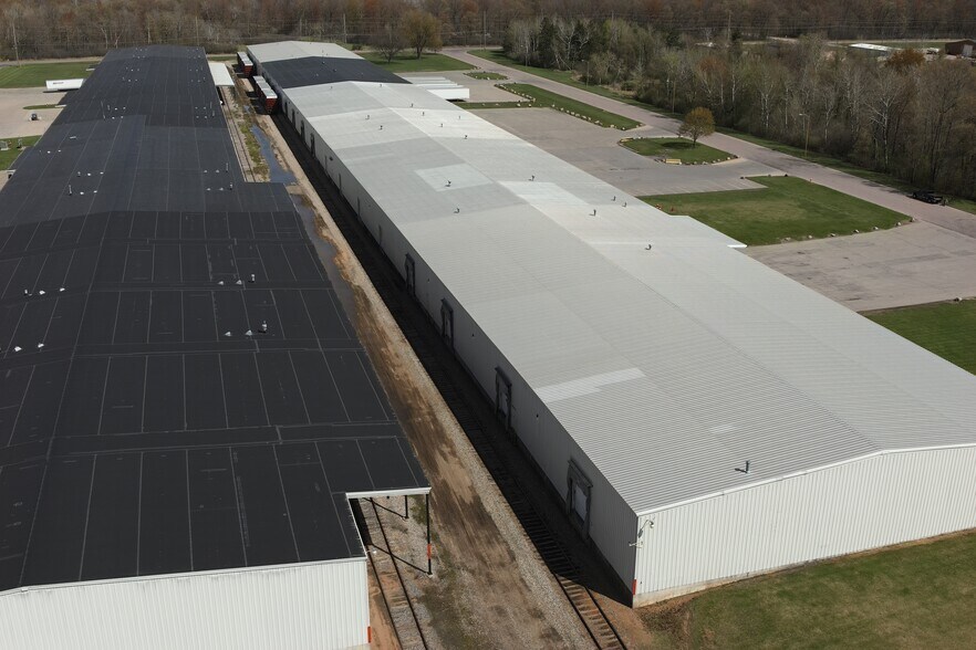 More Photos Of 1940 Jefferson St, Wisconsin Rapids Industrial For Lease