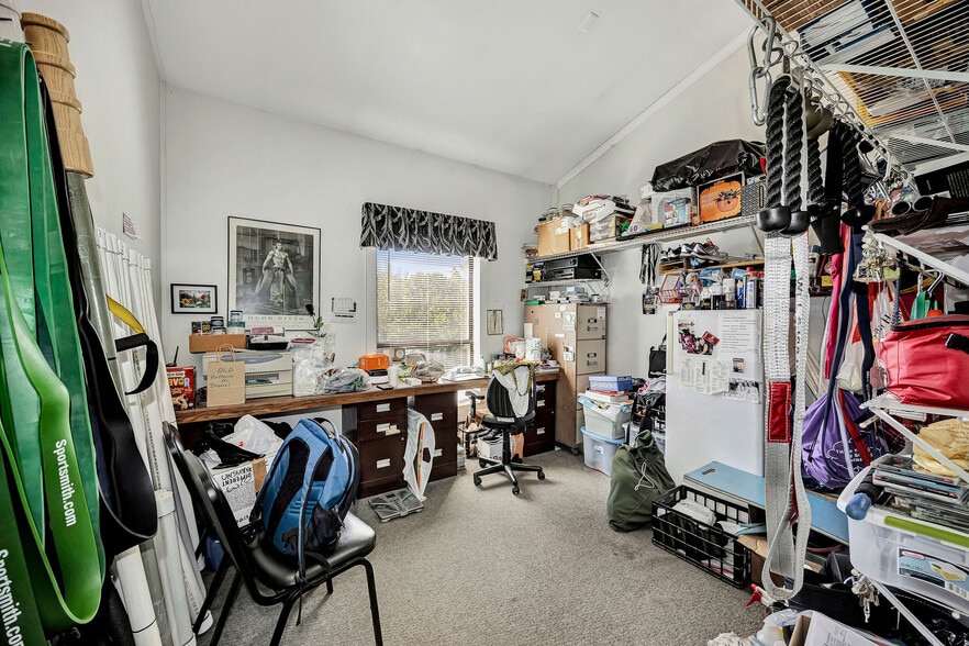 More Photos Of 1188 Pyramid Hill Blvd, Hamilton Flex For Sale