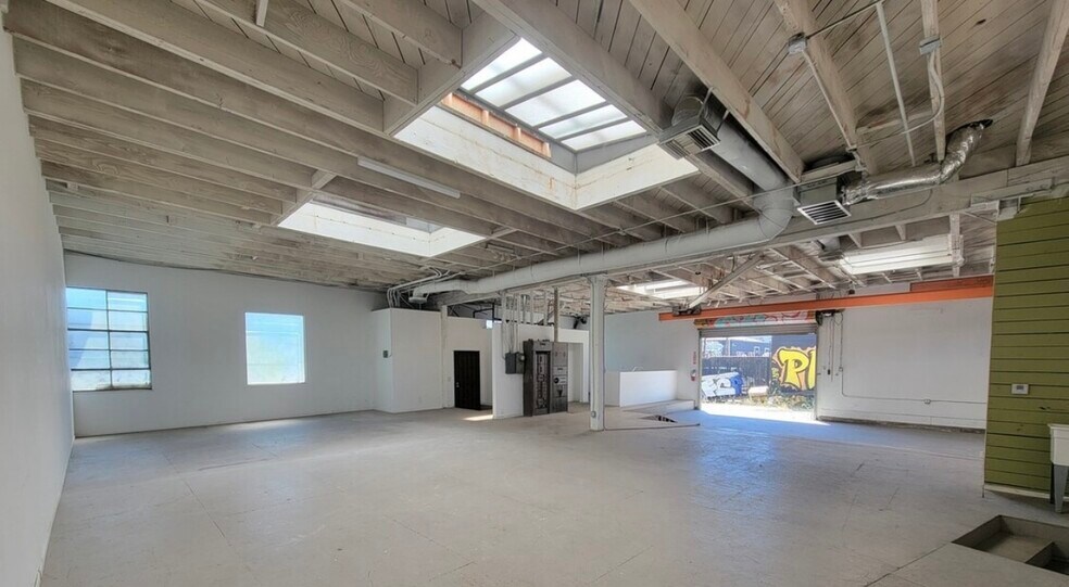 More Photos Of 2315-2325 Jesse St, Los Angeles Warehouse For Sale