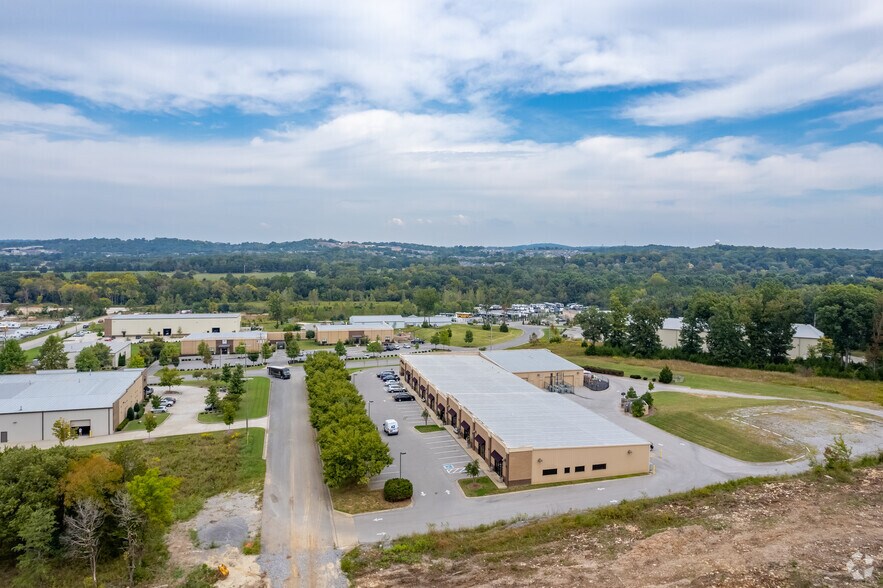 More Photos Of 7227 Haley Industrial Dr, Nolensville Showroom For Lease