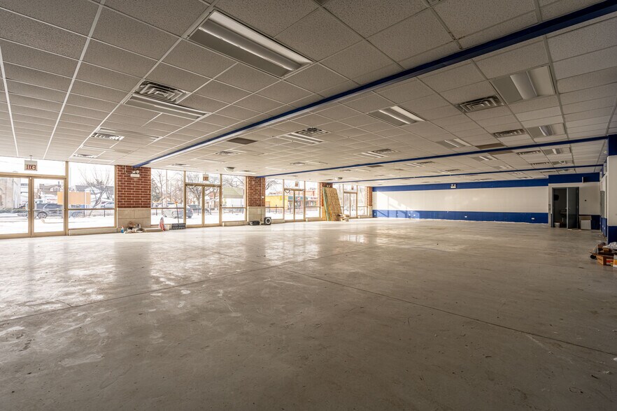 More Photos Of 2649 N Central Ave, Chicago Freestanding For Lease