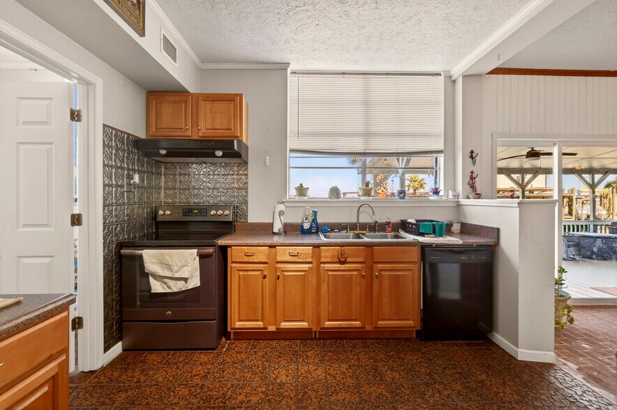 More Photos Of 3308 Mary Walker Dr, Gautier Marina For Sale