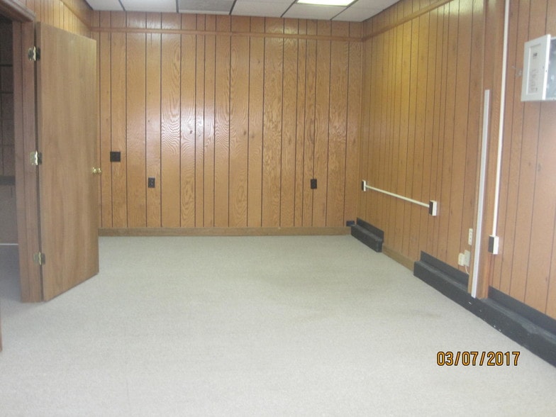 More Photos Of 2907 Fort Bragg Rd, Fayetteville Storefront Retail Office For Lease