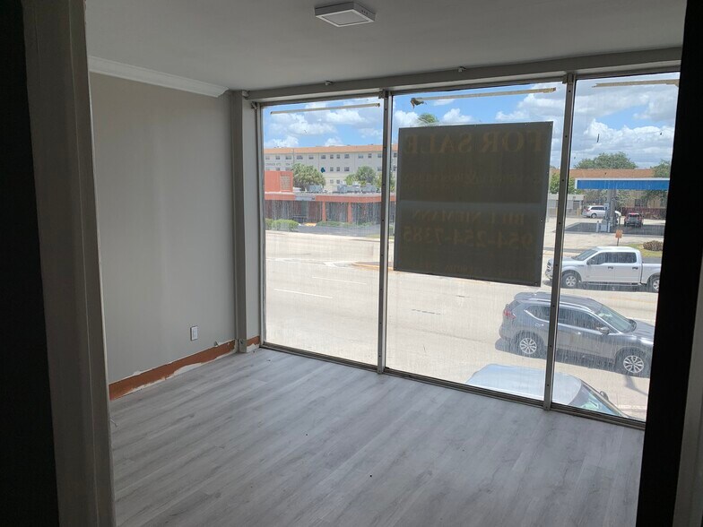 More Photos Of 1500 E Commercial Blvd, Fort Lauderdale Freestanding For Lease