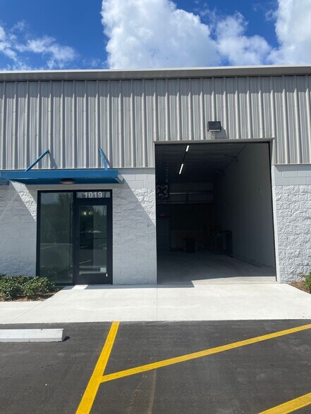 More Photos Of 1725 Kennedy Pt, Oviedo Industrial For Lease