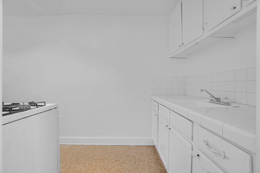 More Photos Of 2531 Elsinore St, Los Angeles Multifamily For Sale
