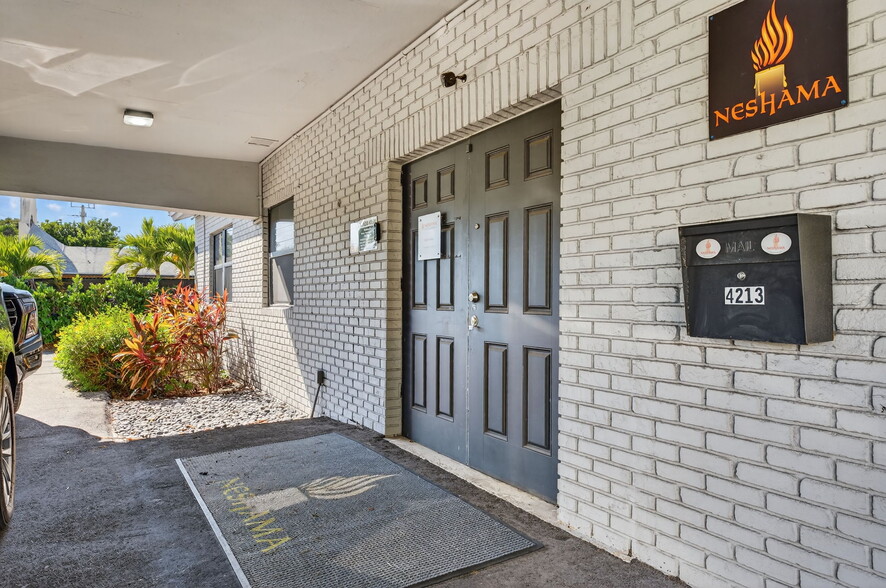 More Photos Of 4213 N Federal Hwy, Pompano Beach Religious Facility For Sale