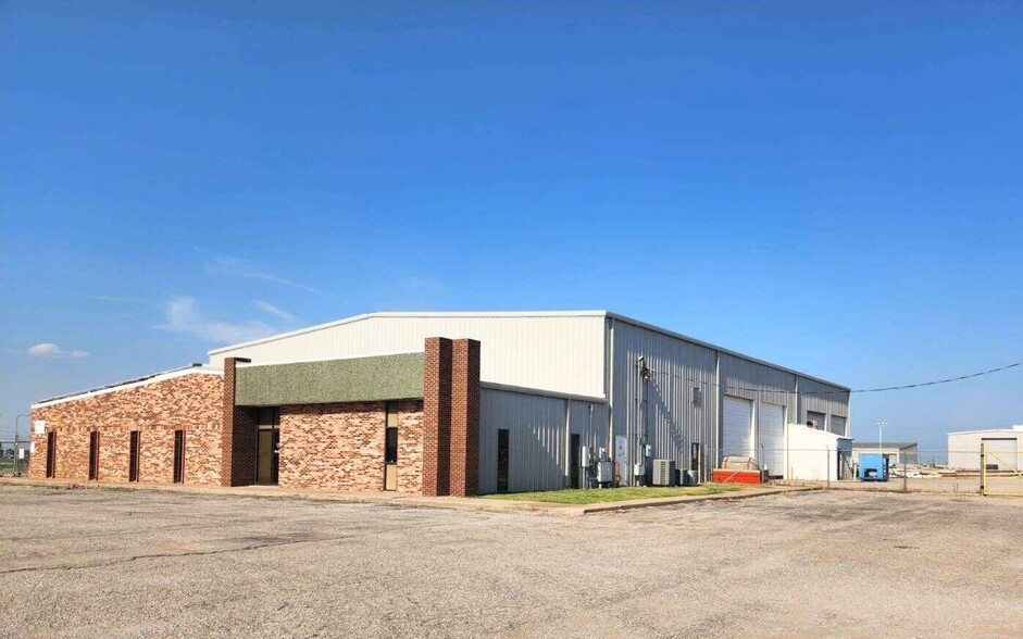 Primary Photo Of 3801 Valley Park Dr, El Reno Manufacturing For Lease