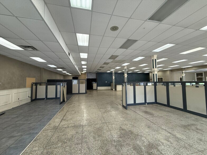 More Photos Of 16100 Lorain Ave, Cleveland General Retail For Lease