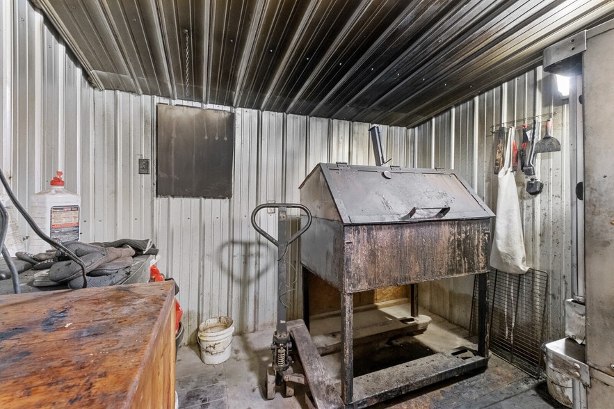 More Photos Of 7450 Highway 187, Eureka Springs Restaurant For Sale