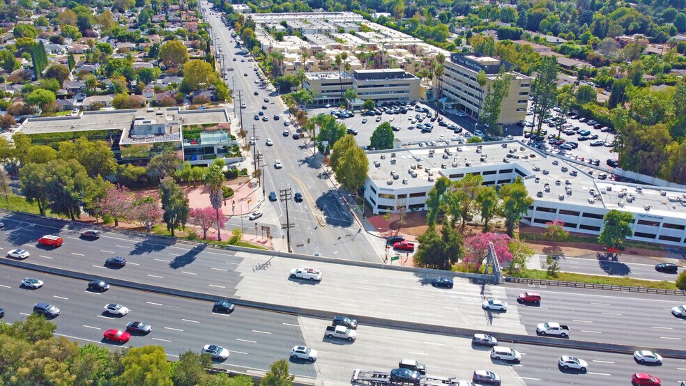 More Photos Of 5353-5363 Balboa Blvd, Encino Medical For Lease
