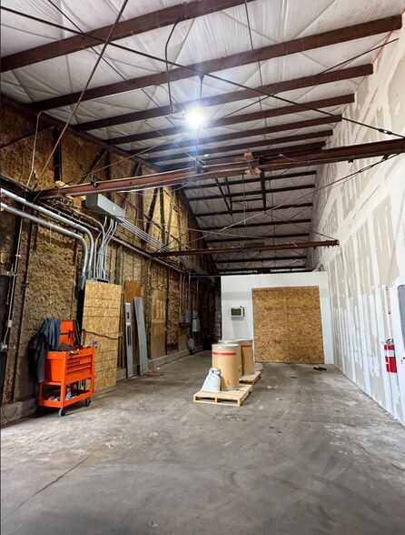 More Photos Of 616 S 9th St, Corsicana Warehouse For Sale