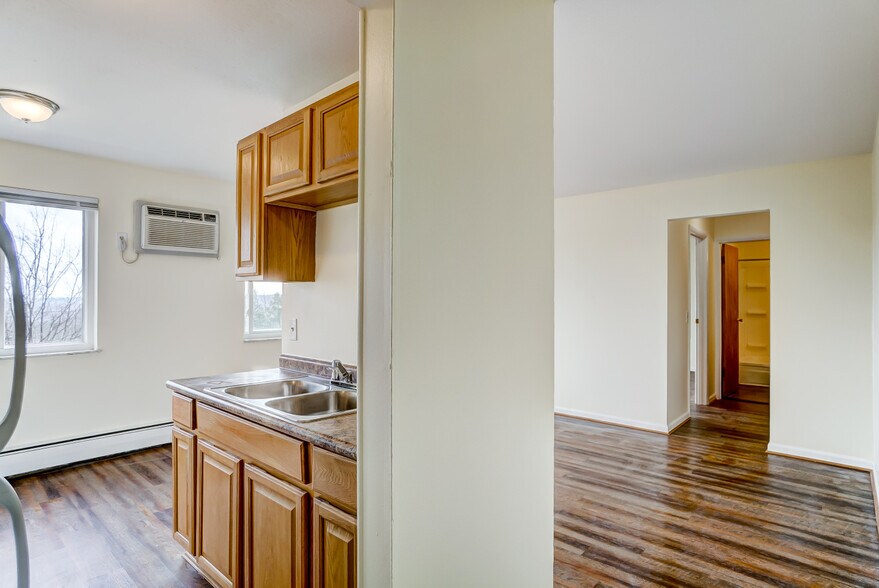 More Photos Of 1668 Glen Parker Ave, Cincinnati Multifamily For Sale