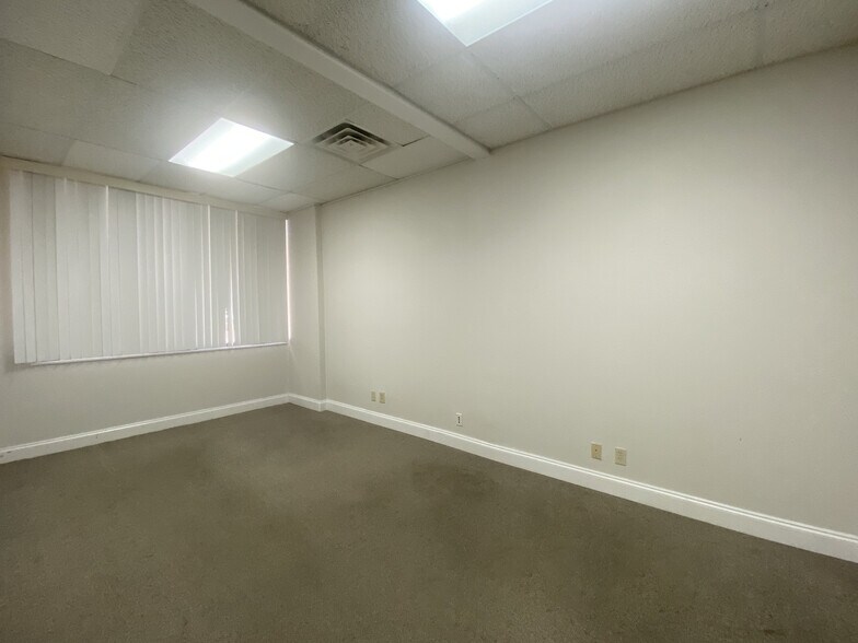 More Photos Of 10935 Wurzbach Rd, San Antonio Office For Lease