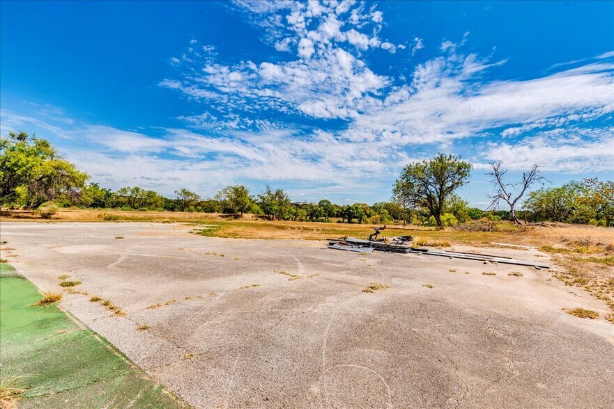 More Photos Of 1563 Gruene Rd, New Braunfels Land For Sale