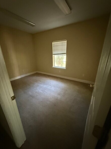 More Photos Of 8511 Bull Headley, Tallahassee Office For Lease