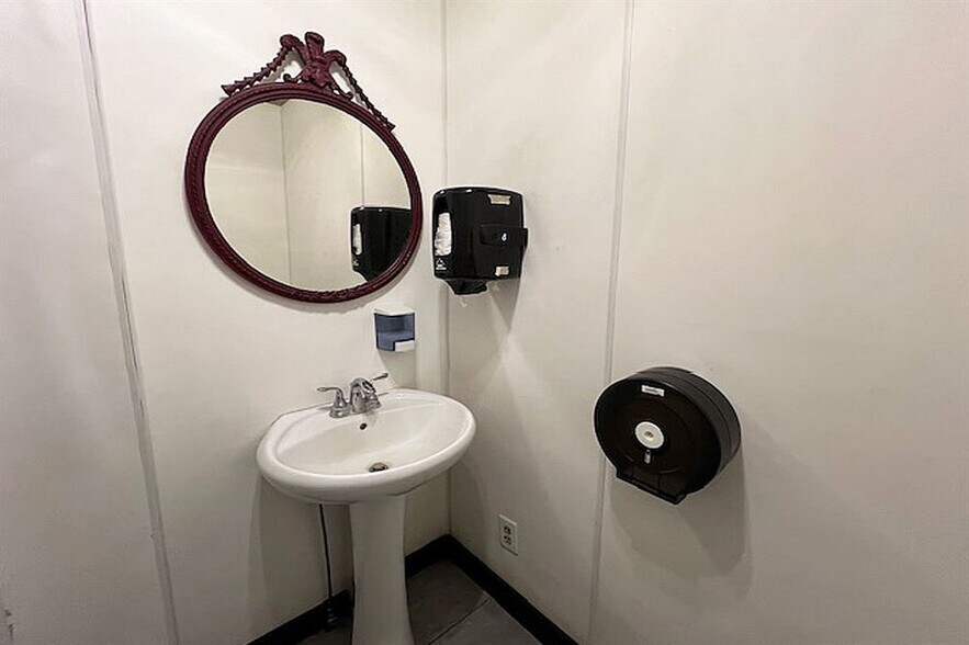 More Photos Of 105 Johnson Ave N, Fosston Storefront For Sale