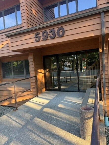 More Photos Of 5930 Seminole Centre Ct, Madison Office For Lease