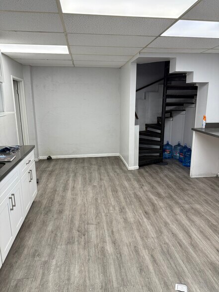 More Photos Of 600 29th Ave, Oakland Manufacturing For Sale