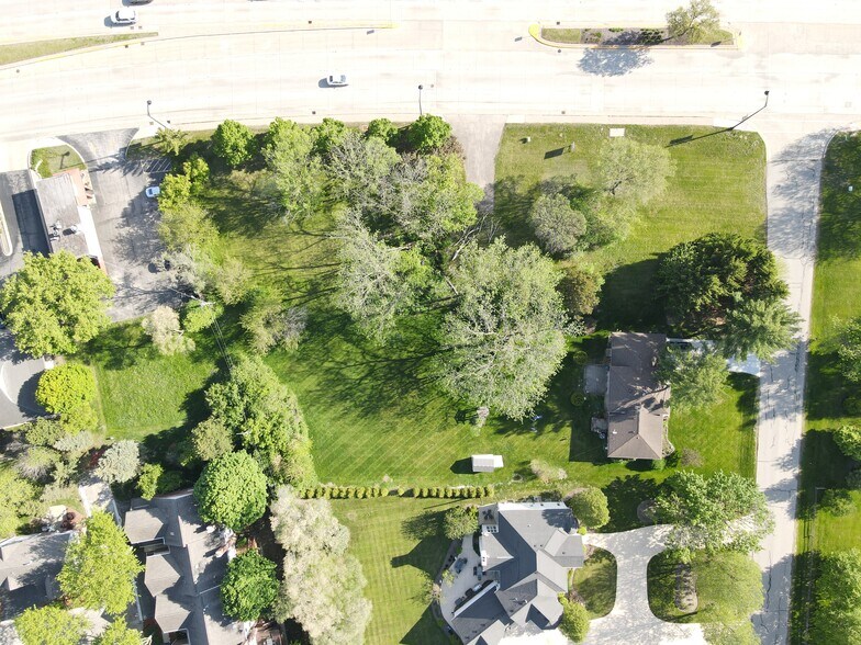 More Photos Of 127 W Lake St, Bloomingdale Fast Food For Sale