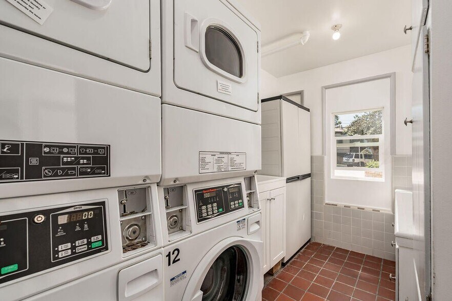 More Photos Of 440 Corona Del Mar, Santa Barbara Apartments For Sale