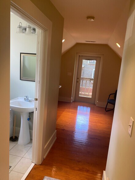 More Photos Of 114 Whitsett St, Greenville Office For Lease