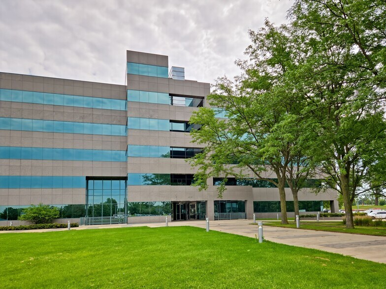 More Photos Of 4515 N River Blvd, Cedar Rapids Coworking Space