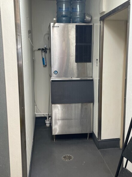 More Photos Of 200 Dauphin St, Mobile Storefront Retail Office For Lease