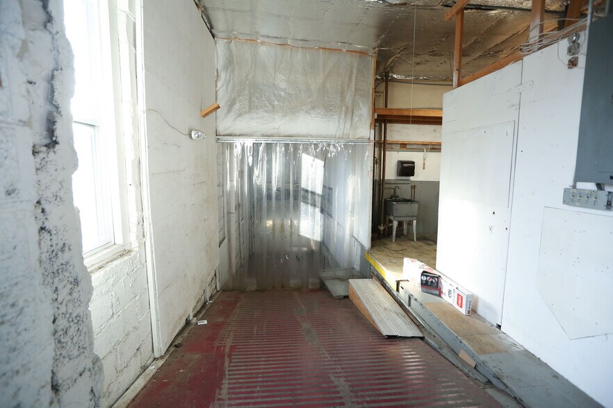 More Photos Of 620 South Ave, Rochester Light Manufacturing For Sale