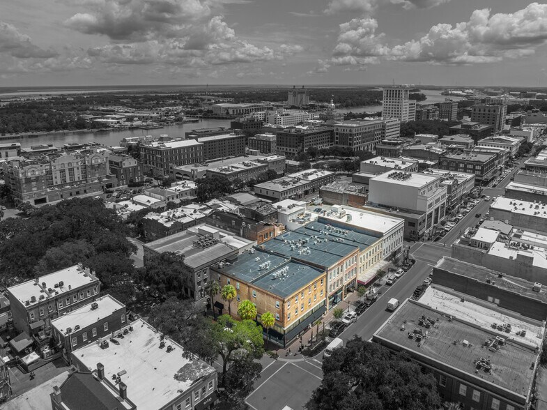 More Photos Of 322 W Broughton St, Savannah Storefront For Lease