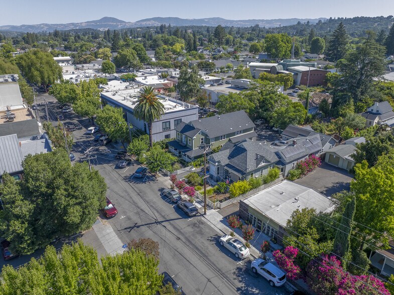 More Photos Of 230 Center St, Healdsburg Office For Lease